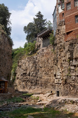 Ущелье в центре города Тбилиси. Грузия.