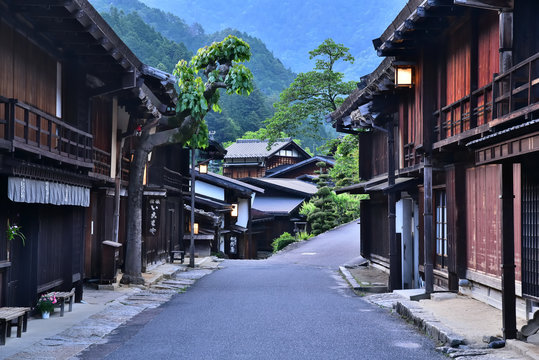 妻籠宿」の写真素材 | 1,719件の無料イラスト画像 | Adobe Stock