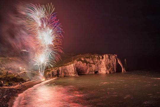 Etretat falaises feu d'artifice