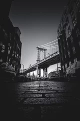 Foto auf Acrylglas New York City, Brooklyn. Ein Blick auf die Manhattan Bridge, die an die meisten klassischen Filme wie „Once upon a time in America“ erinnert © Giacomo