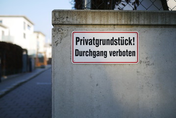 Privatgrundst&uuml;ck Durchgang verboten