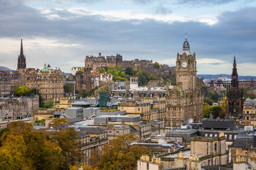 Naklejka premium Old town Edinburgh