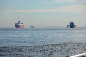 Schiffe vor Cuxhaven