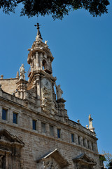 Fototapeta na wymiar Turm einer Katedrale in Valencia