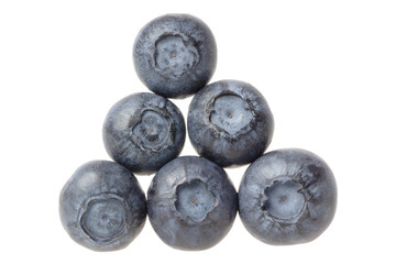 Blaubeeren auf weißem Hintergrund