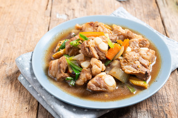 Pork spare rib stir fried with soy sauce and black pepper