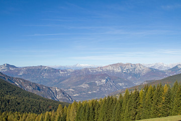 Fototapeta na wymiar Blick aufs Bondonegebirge