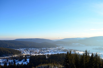 Fototapeta na wymiar Blick auf den Schluchsee im Winter