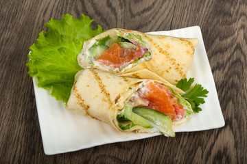 Salmon bread roll