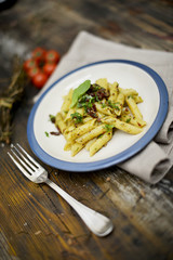 penne e pomodori secchi
