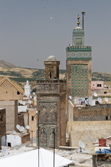 Dachy fezu z minaretami © Miroslaw