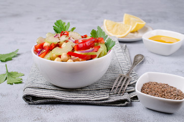 Raw vegetable salad with chickpeas