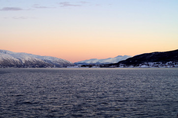 Berglandschaft beim Sonnenuntergang auf Tromsø, Norwegen