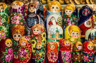 wooden dolls in Prague, Nesting souvenirs