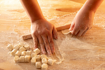 making steamed stuffed bun