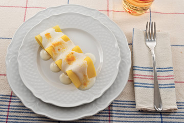 pasta paccheri besciamella e curcuma