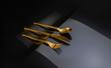 Goldenes Besteck