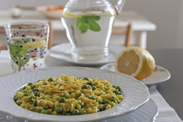 risotto allo zafferano con piselli