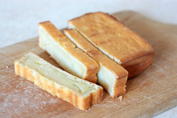 Sour cream cake slices