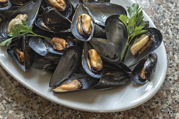 Cozze cucinate e prezzemolo