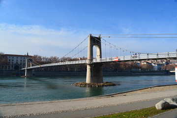 A lo largo del rio Rhone ,Ciudad de Lyon, Francia