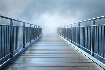 Brücke im Nebel