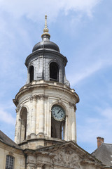 Fototapeta na wymiar horloge de la mairie de Rennes