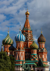 Fototapeta na wymiar The St Basil Cathedral ornes the Red Square in Moscow Russia