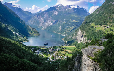 Naklejka na ściany i meble Beautiful Norwegian nature, mountains