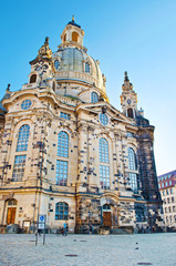 Obraz premium A square in front of Frauenkirche Dresden