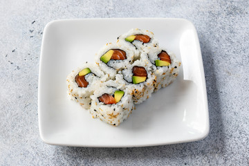 Salmon California Maki