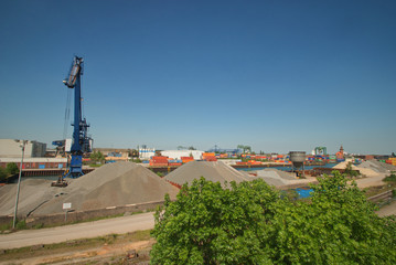 Fototapeta na wymiar Dortmund Hafen mit Halden