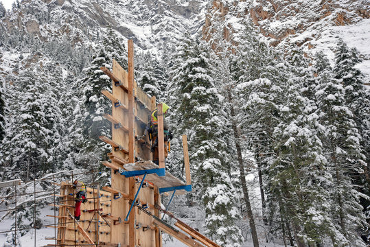 Winter Construction in the Mountains