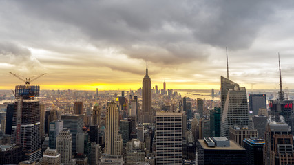 Grattacieli di New York con Empire State Building al tramonto