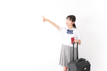 海外留学・修学旅行をする若い女子高校生