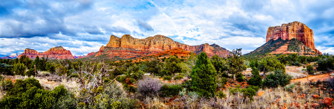 Panorama of the red rock mountains of the Munds Mountain Wilderness and Courthouse Butte near Sedona in Northern Arizona in Coconino National Forest in the United States