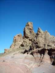 red rocks, canaries