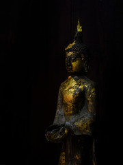 The gole buddha statue