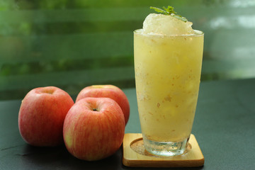 glass of fresh apple