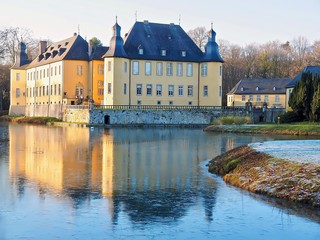 Fototapeta premium German water castle Schloss Dyck