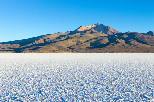 Salar de Uyuni,Cerro Tunupa view