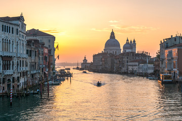 Fototapeta na wymiar Sonnenuntergang über dem Canal Grande, Venedig, Italien