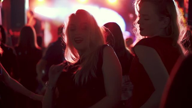 girls dancing and having fun in a nightclub