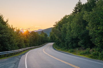 Fototapeta premium Kancamagus Highway at sunset, in White Mountain National Forest, New Hampshire