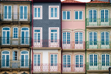 Fototapeta na wymiar Picturesque houses in Porto