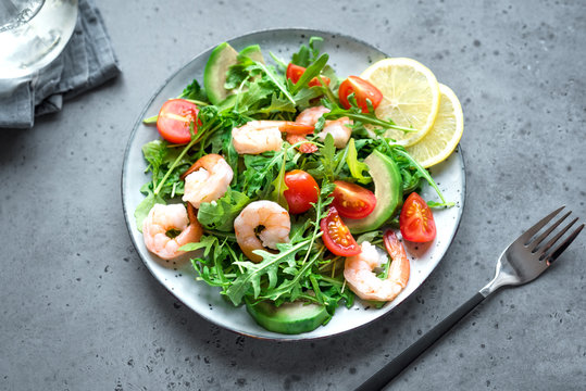 Avocado Shrimp Salad with Arugula and Tomatoes