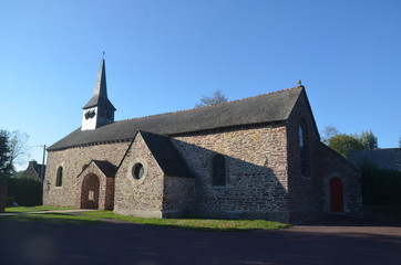 Fototapeta na wymiar L'église du Graal - Brocéliandre (Bretagne)