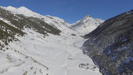 VISTA PANORAMICA VALL INCLES ANDORRA NEVADO