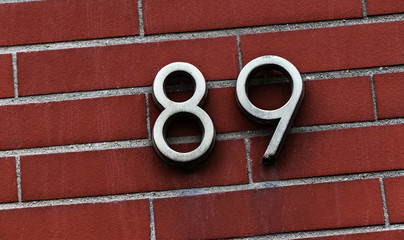 Hausnummer 89