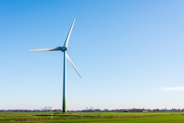 Fototapeta premium Windkraftanlagen zur ökologischen Stromversorgung sind in der windreichen ostfriesischen Küstenregion ideal zu betreiben.